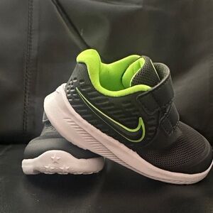 Nike boys shoes size 4 NEW